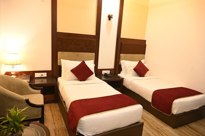 Room 4 of 13