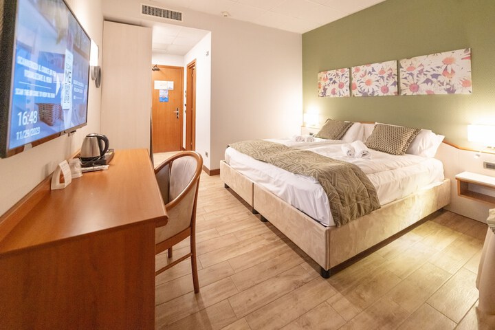 Room 13 of 60