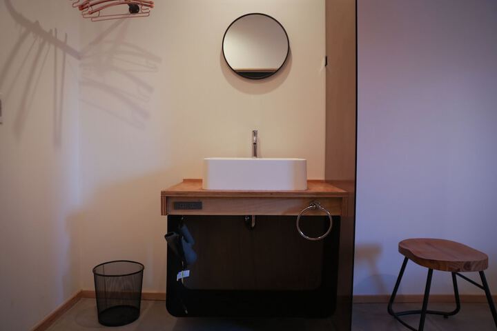 Room 12 of 34