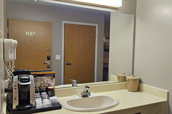 Room 35 of 47