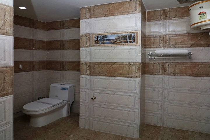 Room 8 of 13