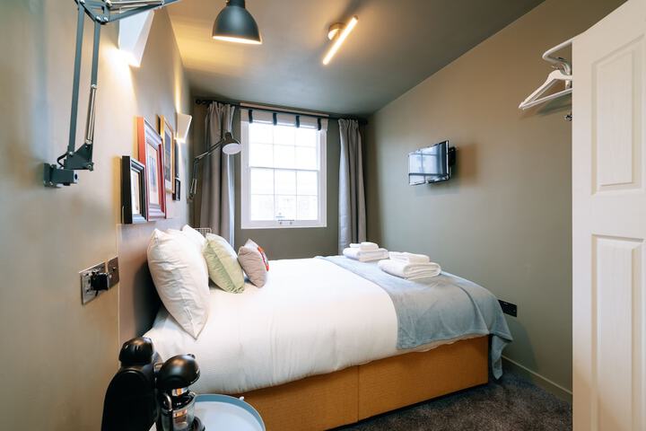 Room 20 of 46