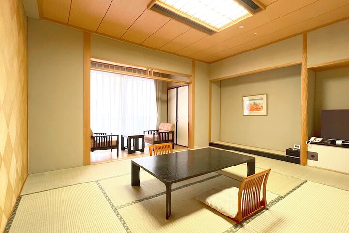 Room 9 of 27