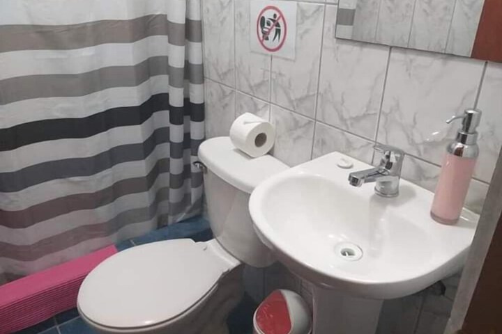 Room 33 of 47