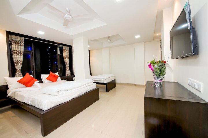 Room 7 of 30