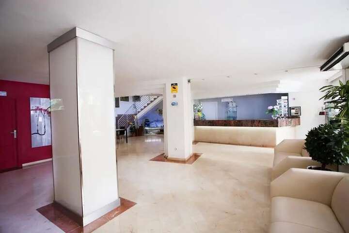 Guest Lobby