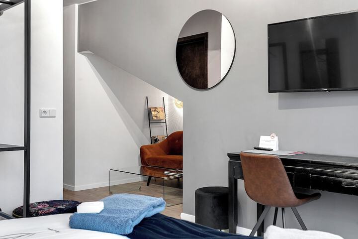 Room 84 of 219