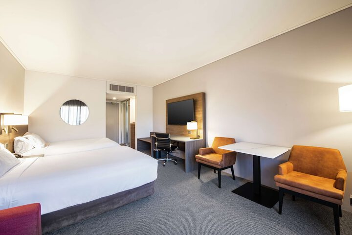 Room 14 of 119