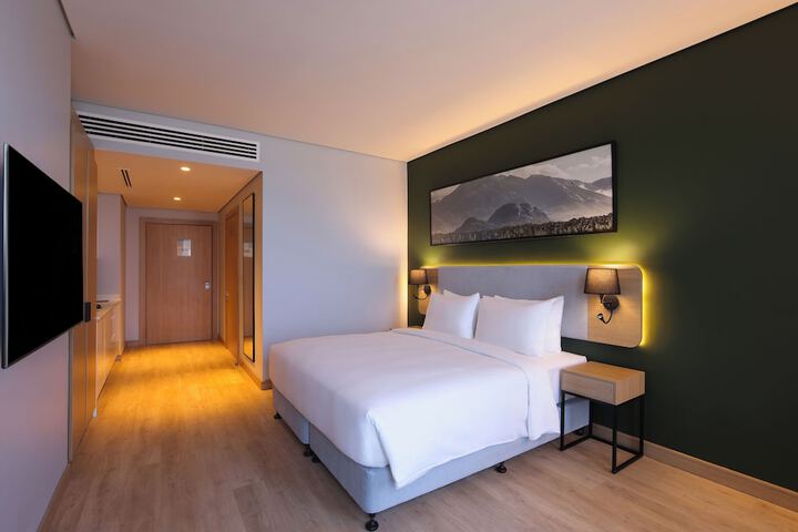 Room 82 of 223