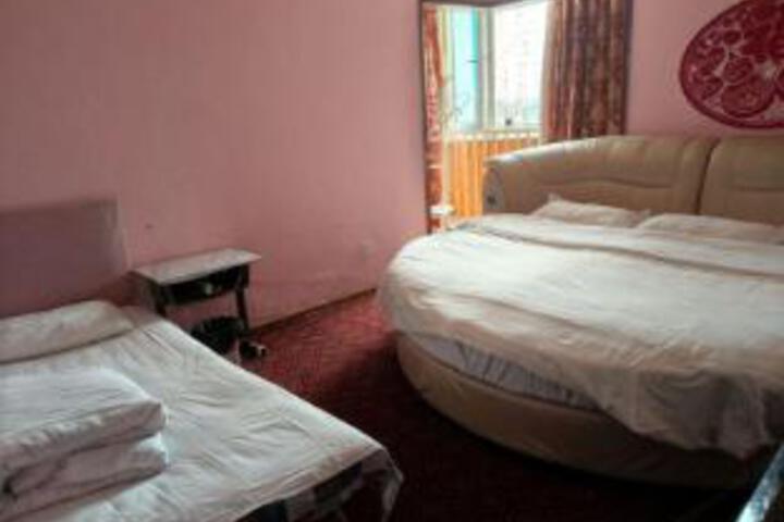 Room 6 of 6