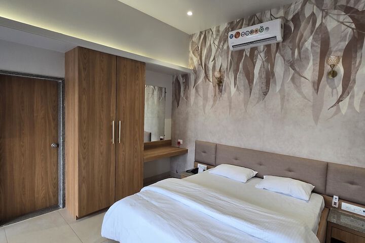 Room 7 of 65
