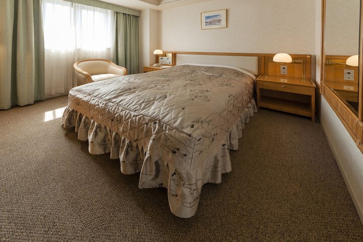 Room 10 of 21