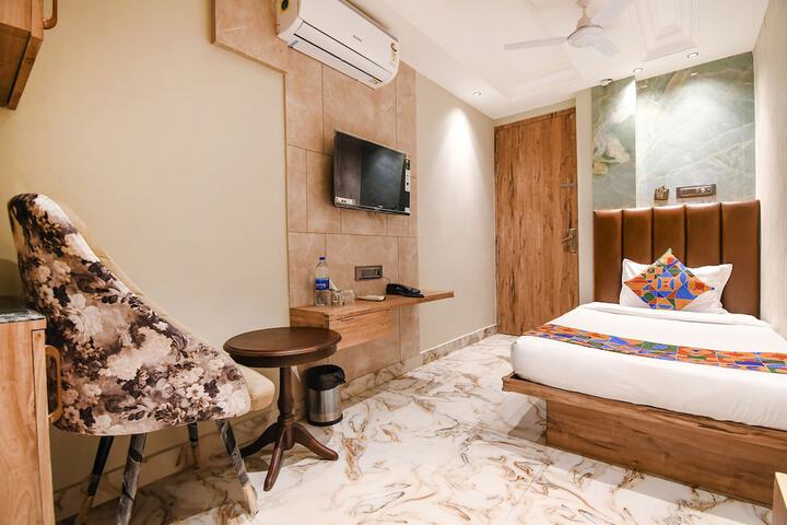 Room 13 of 43