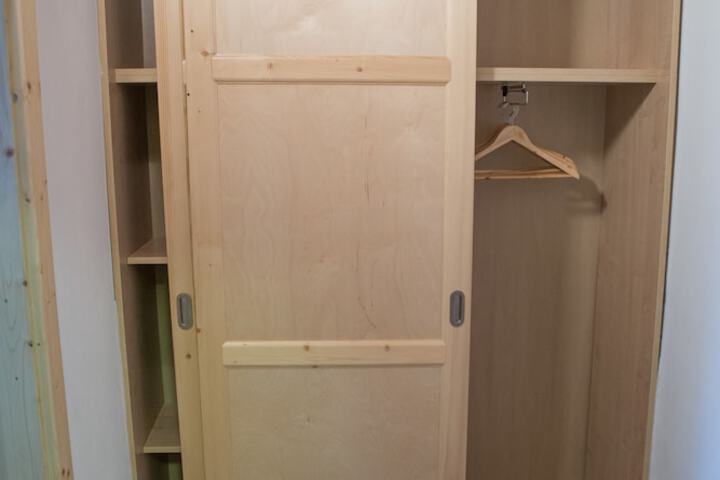 Room 2 of 34