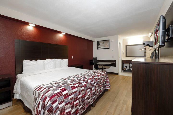 1 King Bed (15 of 21)