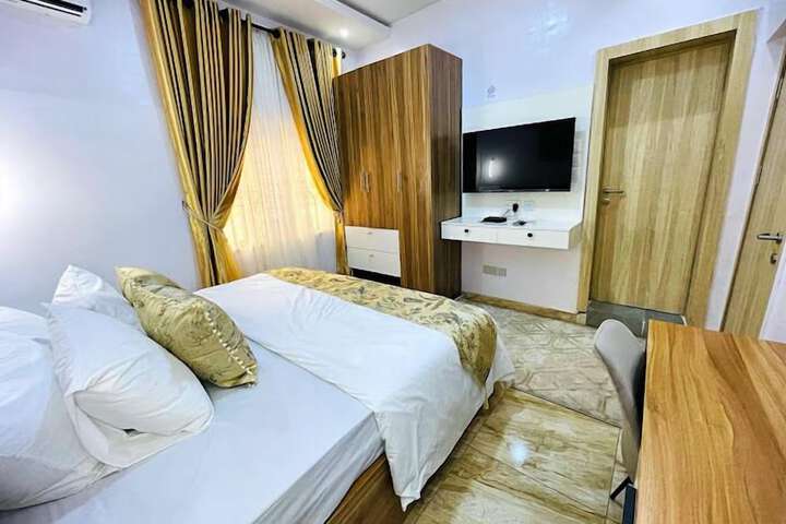 Room 2 of 47