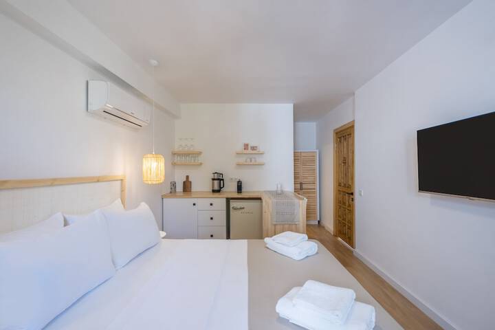 Room 4 of 32
