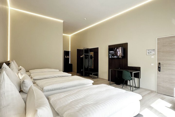 Room 30 of 75
