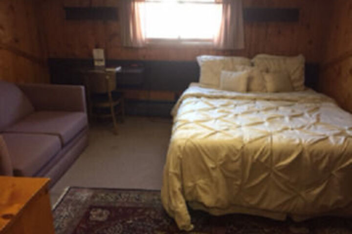 Room 120 of 182