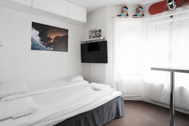 Room 404 of 865