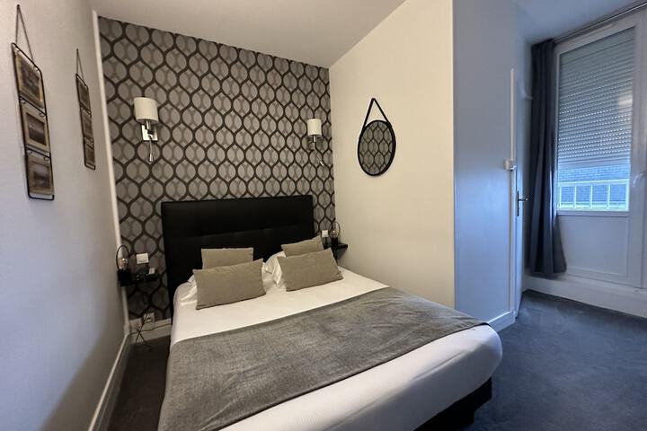 Room 10 of 35