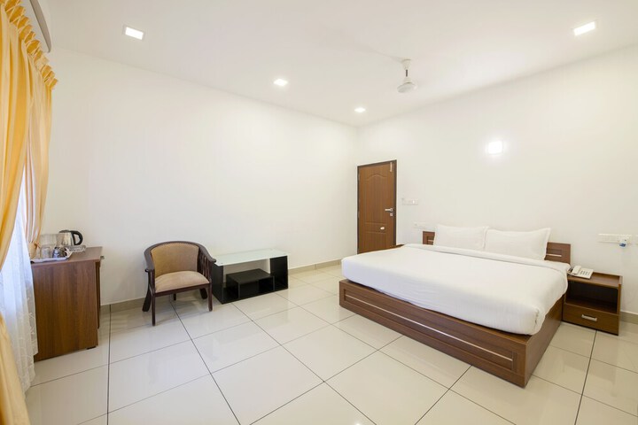 Room 15 of 40