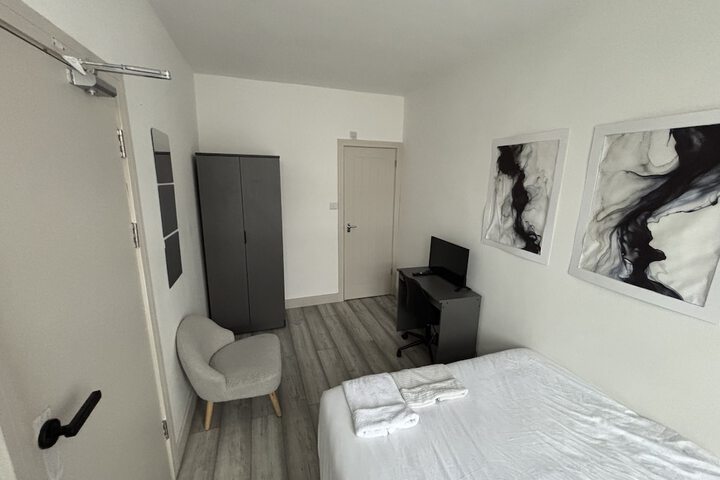 Room 10 of 46