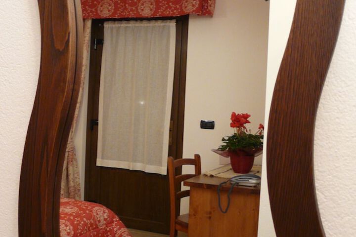 Room 25 of 85