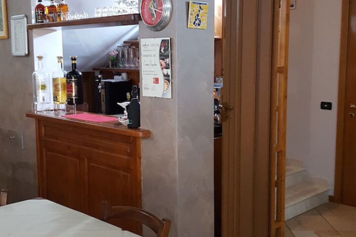 Lounge 49 of 64