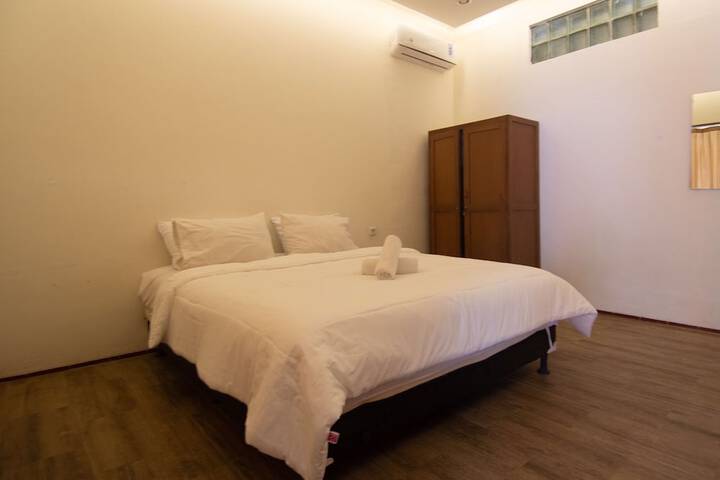 Room 4 of 26