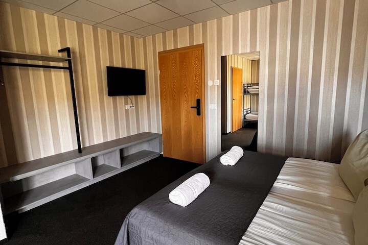 Room 16 of 79
