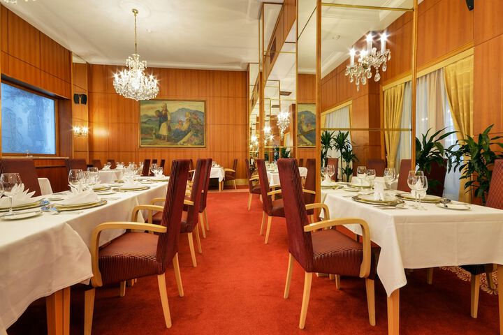 Dining 56 of 81