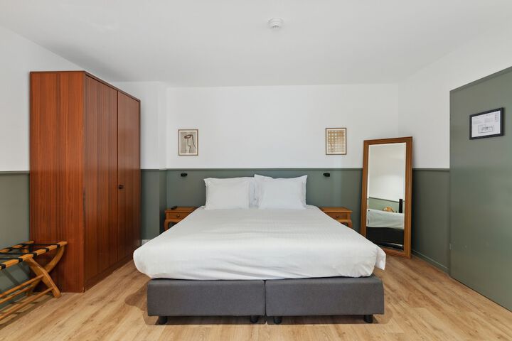 Room 13 of 29