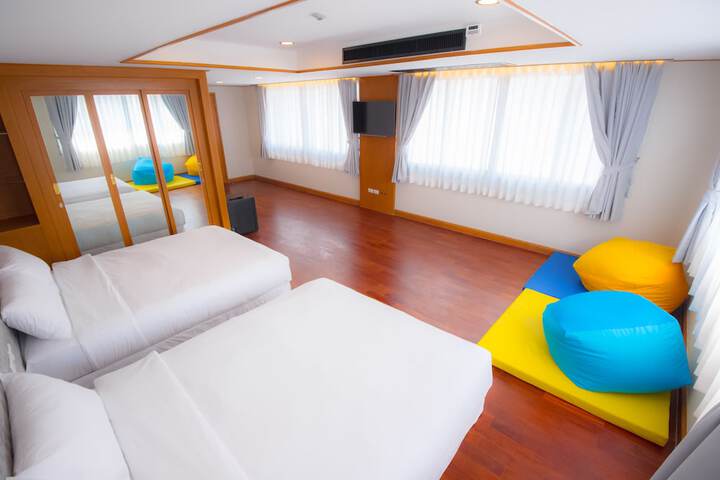 Room 30 of 68