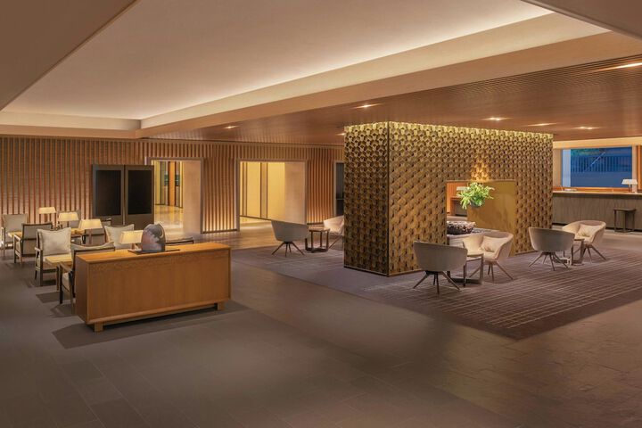 Entrance & Lobby