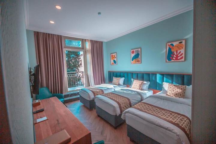 Room 8 of 40
