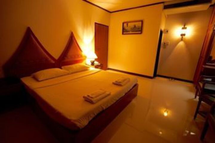 Room 21 of 49