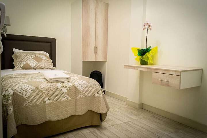Room 9 of 20