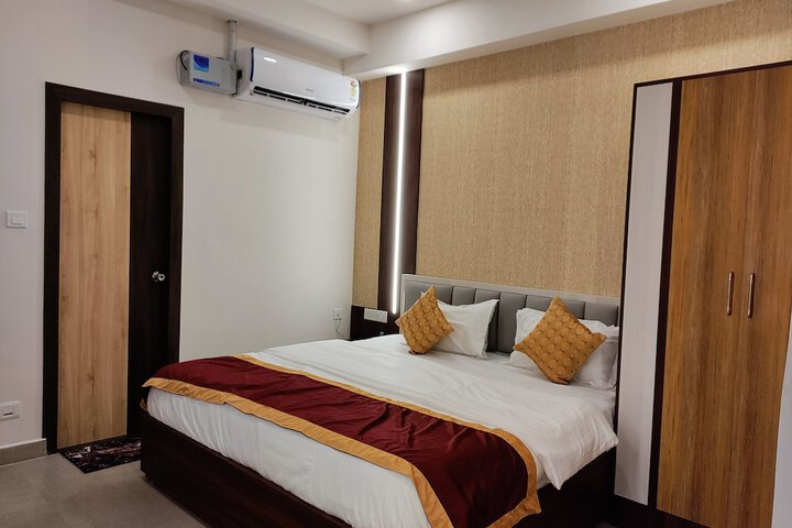 Royal Rooms and Banquet