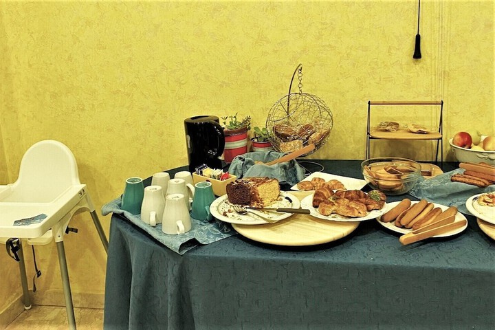 Breakfast/Coffee Service 32 of 35