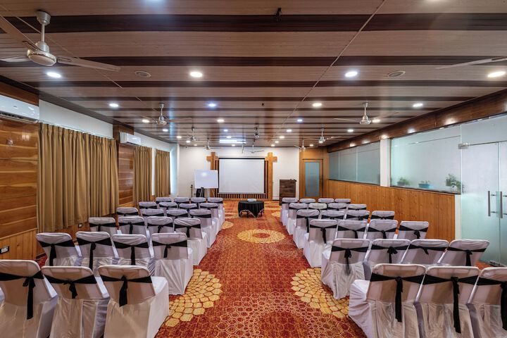 Ballroom/Hall 94 of 109