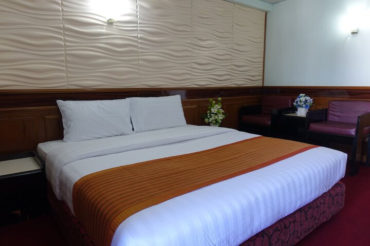 Room 5 of 31