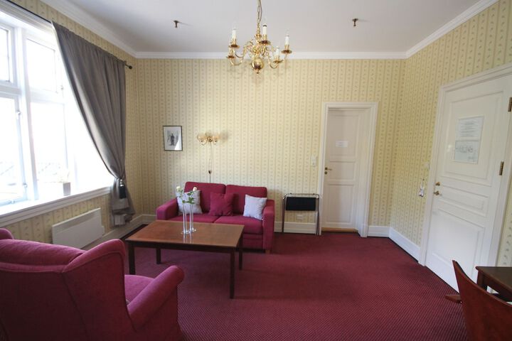 Room 9 of 74