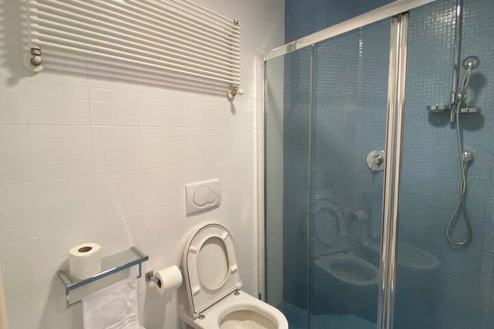 Room 120 of 180