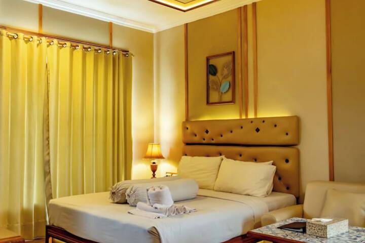 Room 32 of 66