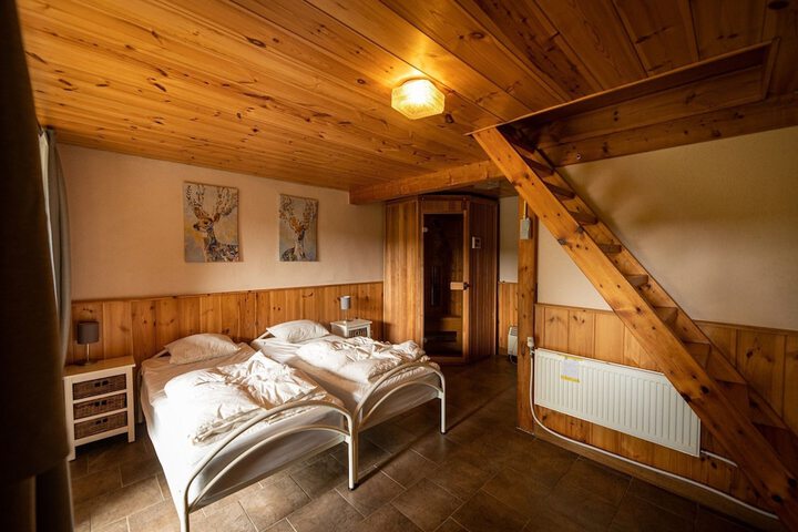 Room 5 of 40