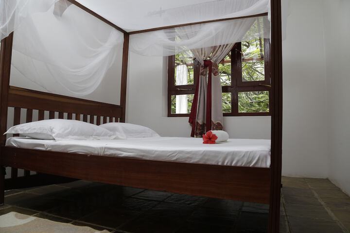 Room 3 of 35