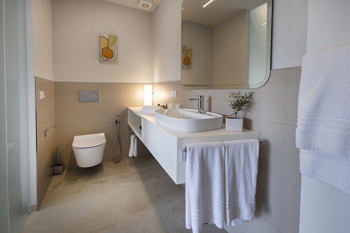 Room 45 of 87