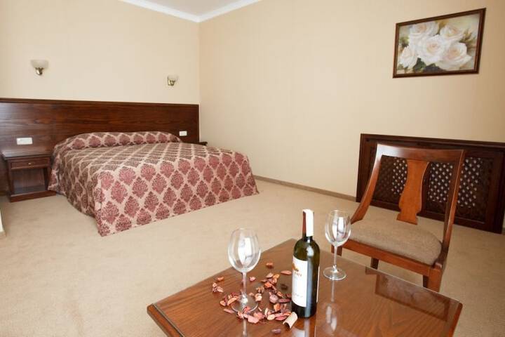 Room 5 of 52