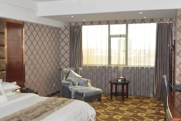 Room 3 of 15